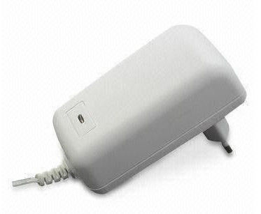 سفید 20W خارجی AC DC سوئیچینگ 12V منبع تغذیه، راندمان بالا