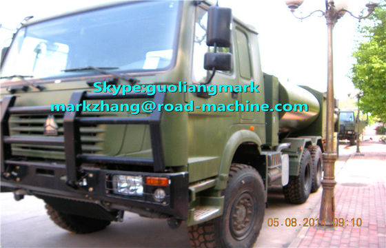 SINOTRUK HOWO ارتش سبز 6 * 4 تانکر کامیون 25000L با استاندارد EURO LHD OR RHD